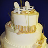 Stunning wedding cake for a beach theme