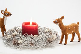 Ideas for inexpensive centerpieces wreath with candles