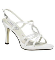 The perfect shoes for short informal summer wedding dresses
