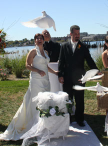 Wedding photography lighting tips for an outdoor wedding