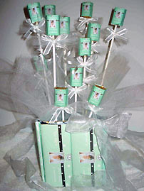 cheap wedding favor ideas candy on sticks in a vase