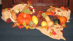 Fall wedding centerpieces with pumpkins and gourds