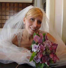 Pink cala lily bouquet with red roses