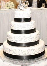 Beautiful black and white cake for your wedding reception