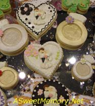 Cupcakes and cookies for a wedding