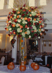 Wedding flower arrangement ideas with multicolored flowers