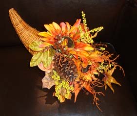 Halloween wedding ideas horn with flowers