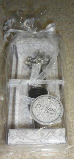 Inexpensive wine stoppers as a wedding favor