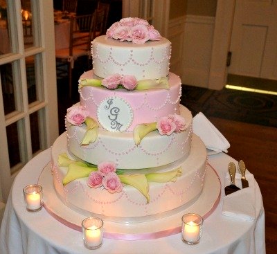 Beautiful Pink and White Wedding Cake